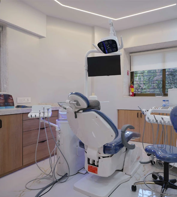 Modern dental treatment room at Maxora Clinic in Mumbai