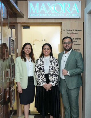 Specialist dental team consultation at Maxora Clinic in Sion, Mumbai