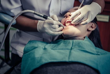 Specialist oral cancer screening and treatment consultation at Maxora Clinic